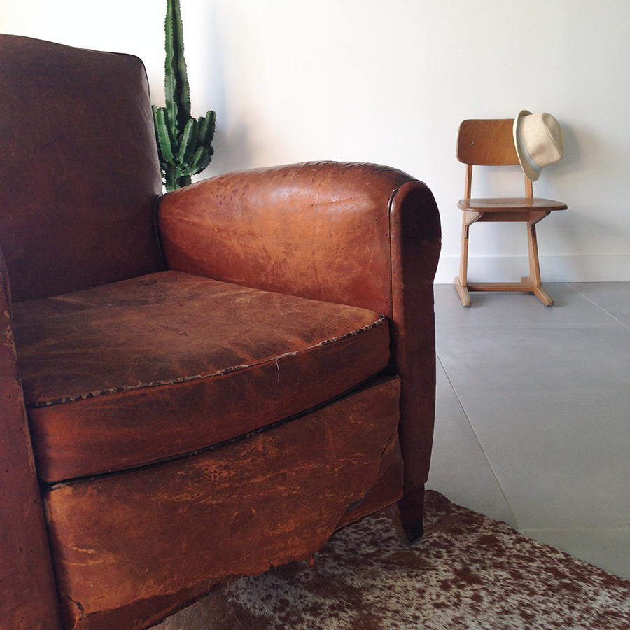 découvrez une maison moderne au charme ancien, alliant élégance contemporaine et détails architecturaux intemporels. profitez d'un intérieur spacieux et lumineux, tout en savourant l'authenticité des matériaux d'époque. un cadre idéal pour une vie alliant confort et style.