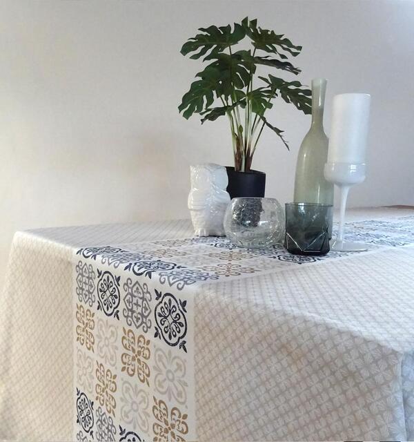 découvrez notre collection de nappes tendance pour un décor chic et élégant. transformez votre table en un espace raffiné avec des motifs modernes et des tissus de qualité. parfaites pour toutes les occasions, nos nappes allient style et praticité.