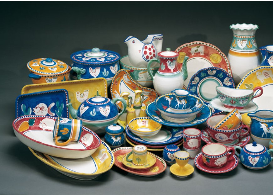 découvrez l'élégance de la vaisselle italienne traditionnelle, alliant artisanat ancestral et designs raffinés. transformez vos repas en véritables expériences culinaires avec des pièces uniques qui reflètent la richesse de la culture italienne.