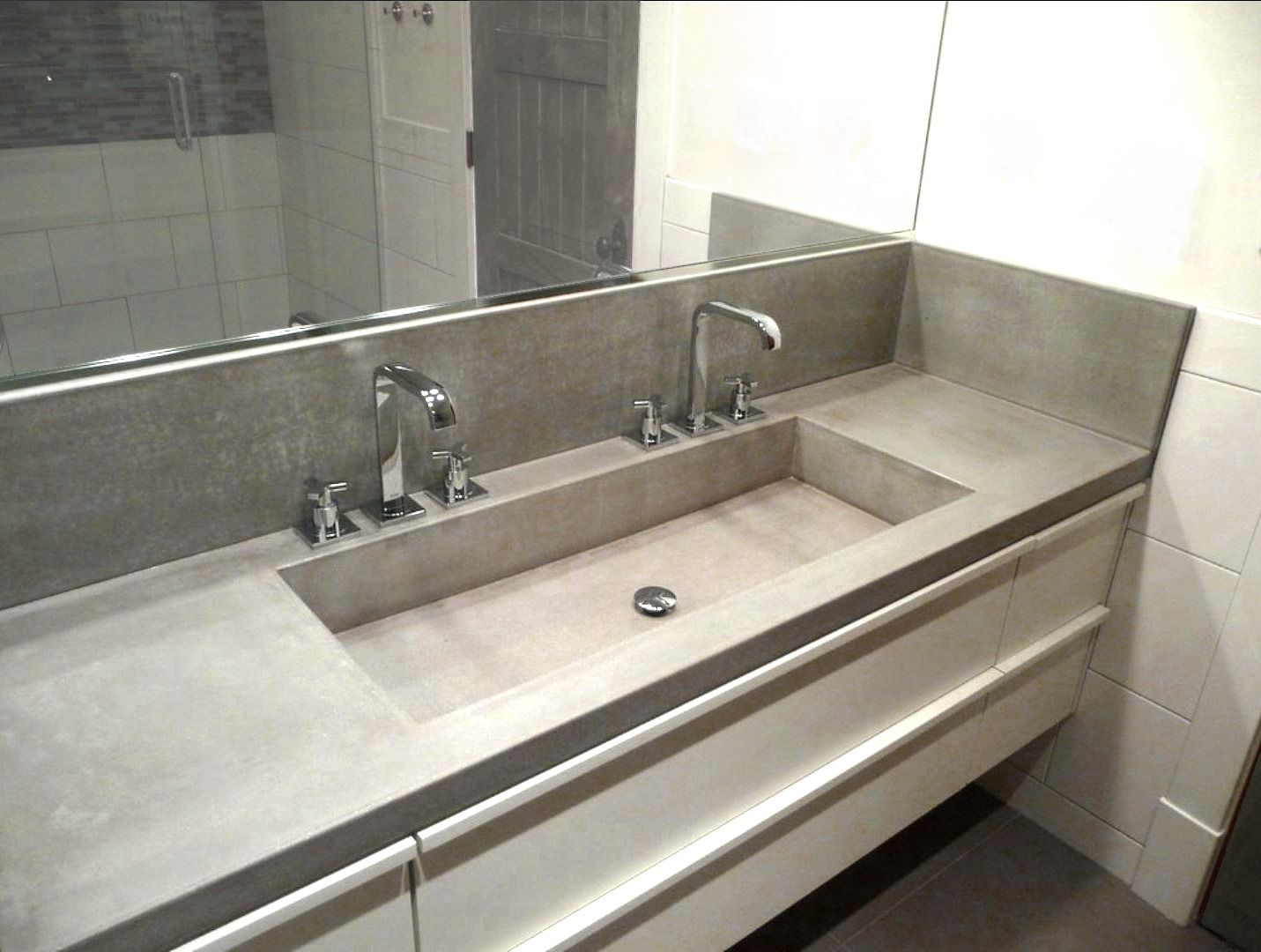 découvrez des meubles innovants en béton cellulaire, alliant esthétisme et durabilité. parfaits pour un intérieur moderne et tendance, ces meubles uniques apportent une touche contemporaine à votre décoration tout en offrant résistance et légèreté.