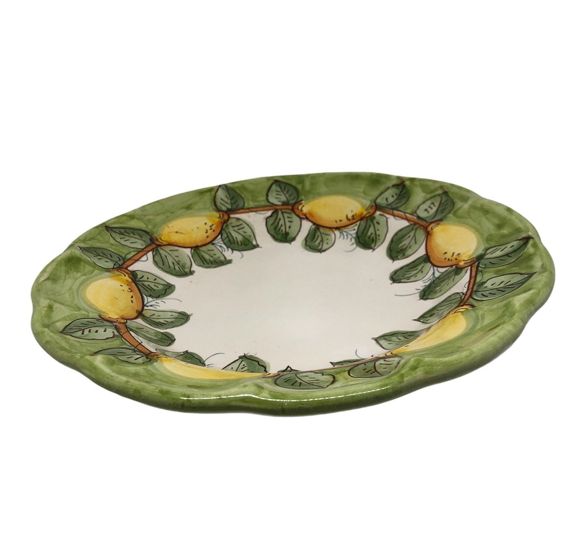 découvrez notre élégante collection de vaisselle en céramique italienne, alliant artisanat traditionnel et design contemporain. parfaite pour sublimer vos tables et impressionner vos invités avec des pièces uniques et colorées.