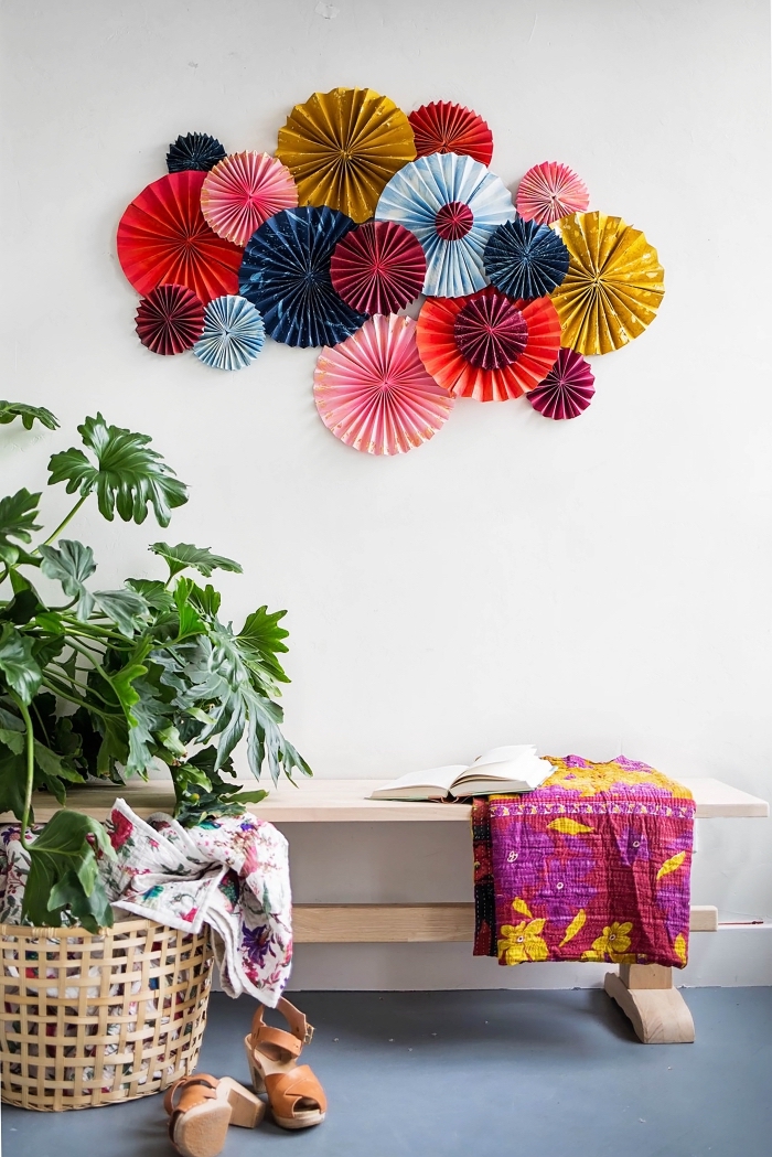découvrez des idées inspirantes pour décorer une chambre sur le thème arc-en-ciel. des couleurs vives et joyeuses pour créer un espace ludique et apaisant, parfait pour stimuler l'imagination des enfants. transformez la chambre en un véritable cocon multicolore avec des accessoires, des murs peints et des textiles enchanteurs.