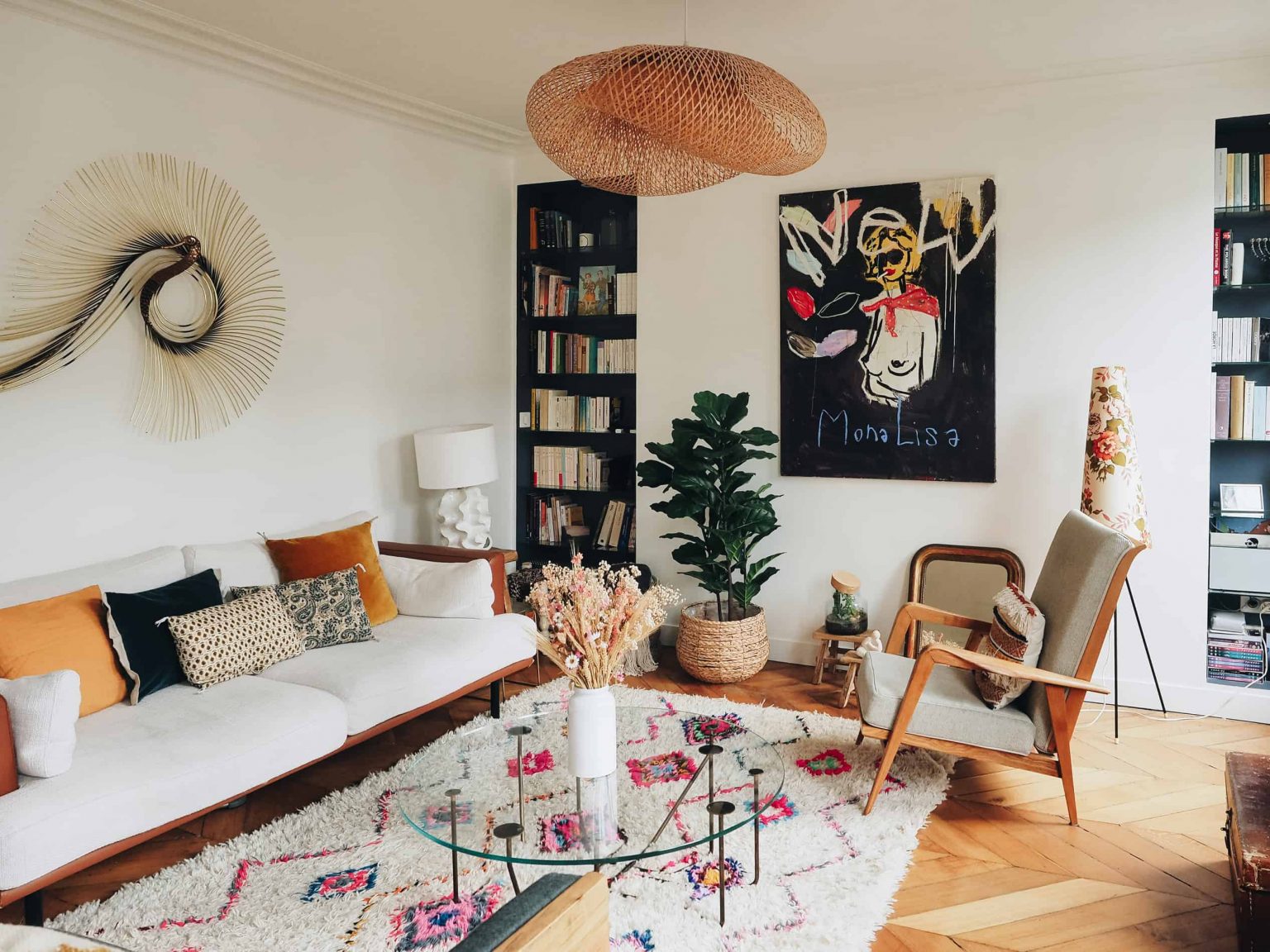 découvrez notre guide de décoration pour les murs arrondis. apprenez à tirer parti de la courbure avec des idées innovantes et inspirantes, pour transformer vos espaces avec style et originalité.