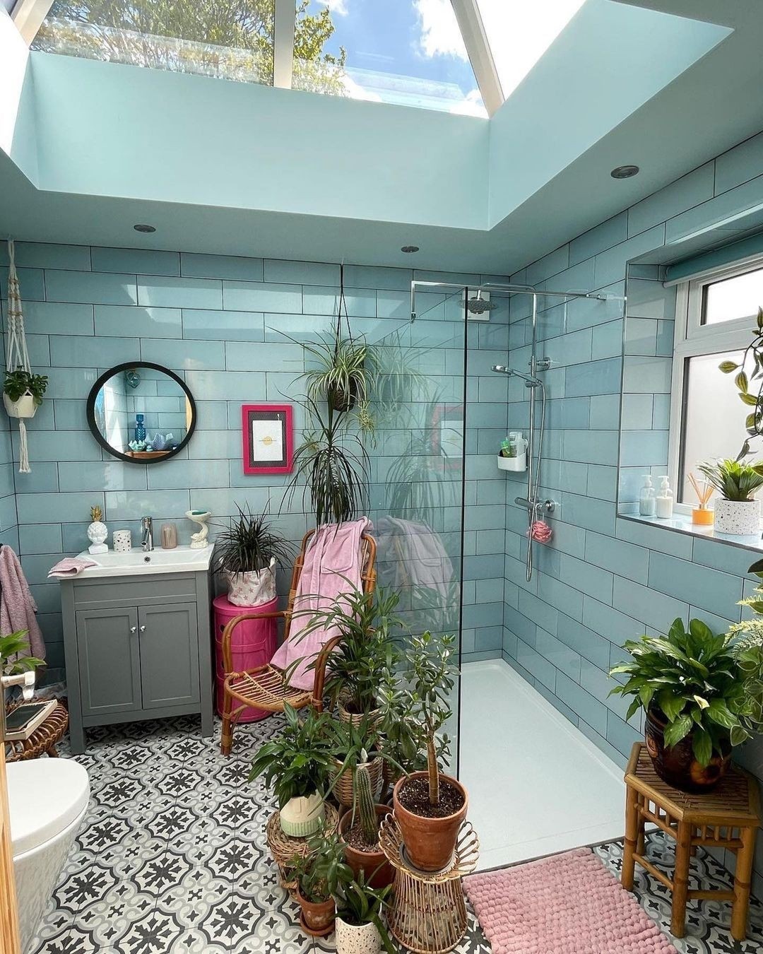 découvrez l'univers fascinant des plantes décoratives pour sublimer votre intérieur. des conseils d'entretien aux idées d'aménagement, trouvez l'inspiration pour créer un espace accueillant et verdoyant.