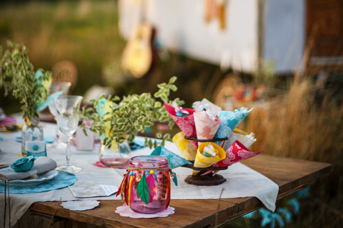découvrez l'art de la décoration gypsy bohème, un style qui mêle couleurs vives, motifs ethniques et éléments naturels pour créer une atmosphère chaleureuse et accueillante. inspirez-vous de notre guide pour donner vie à votre intérieur avec des touches de créativité et d'originalité.